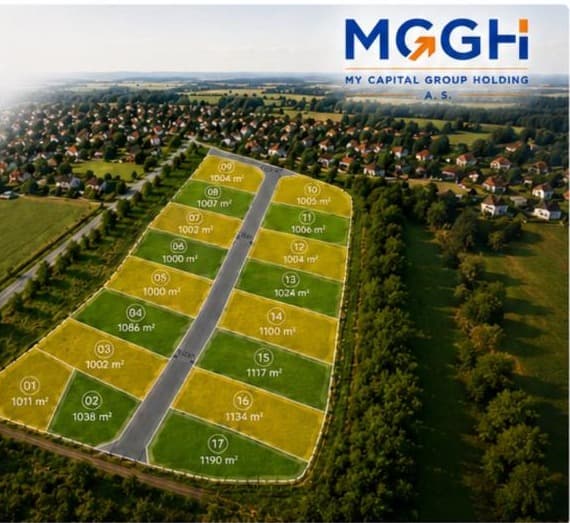Letecký pohled na parcelaci území ve Strýčicích — 17 stavebních parcel